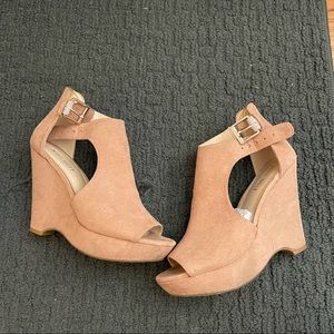 5.5 Light Pink Nude Wedges